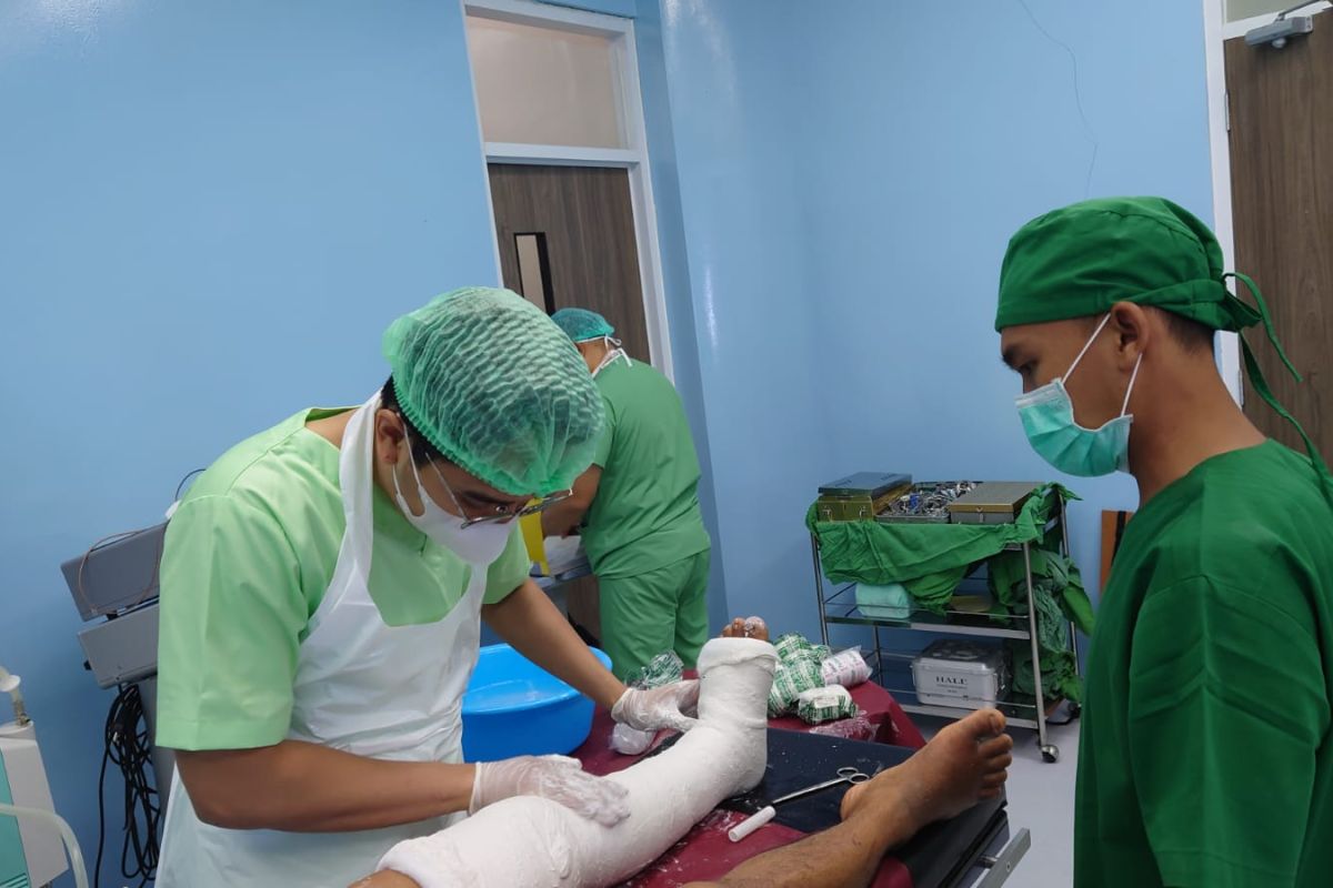 Tim dokter ortopedi tangani kasus trauma penyintas gema Cianjur