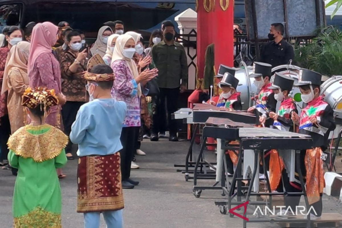 Iriana Jokowi ajak anak TK di Palembang belajar mencintai lingkungan