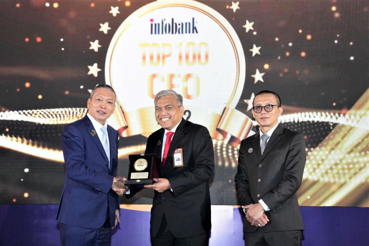 Dirut Bank Kalsel terpilih sebagai Top 100 CEO pada Infobank Award 2022