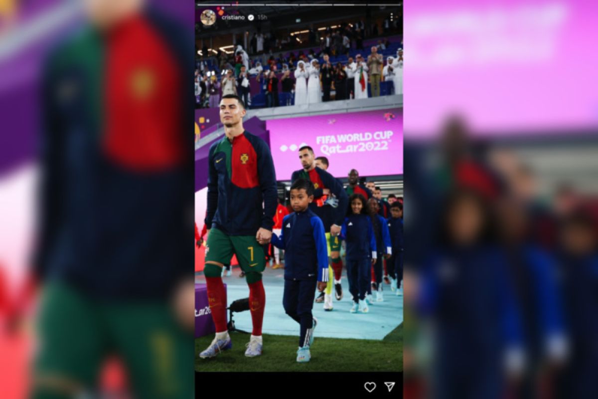 Piala Dunia Qatar - Bocah Indonesia jadi pendamping Ronaldo jelang pecahkan rekor