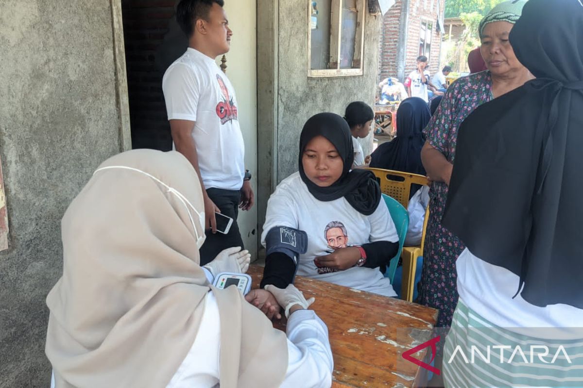 Relawan Orang Muda Ganjar Probolinggo buka klinik kesehatan gratis