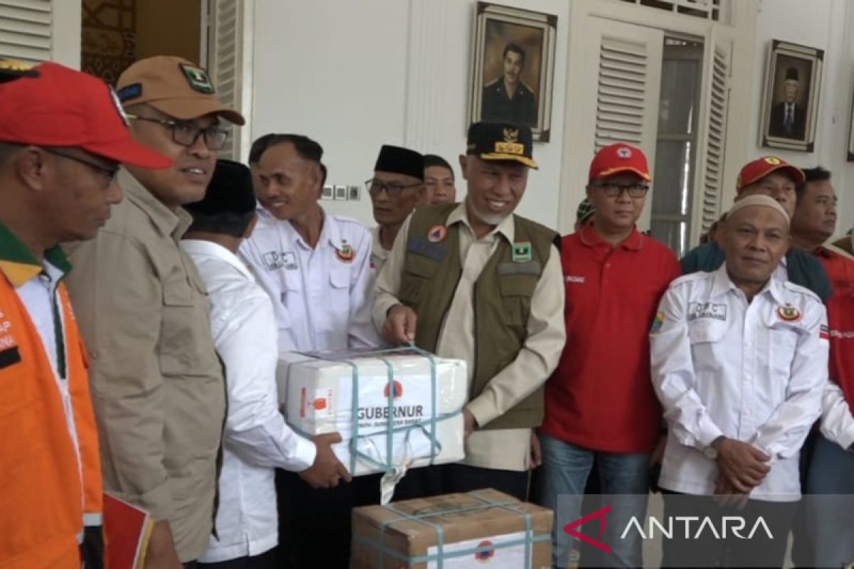 Sumbar kirim 1,3 ton rendang untuk korban gempa Cianjur