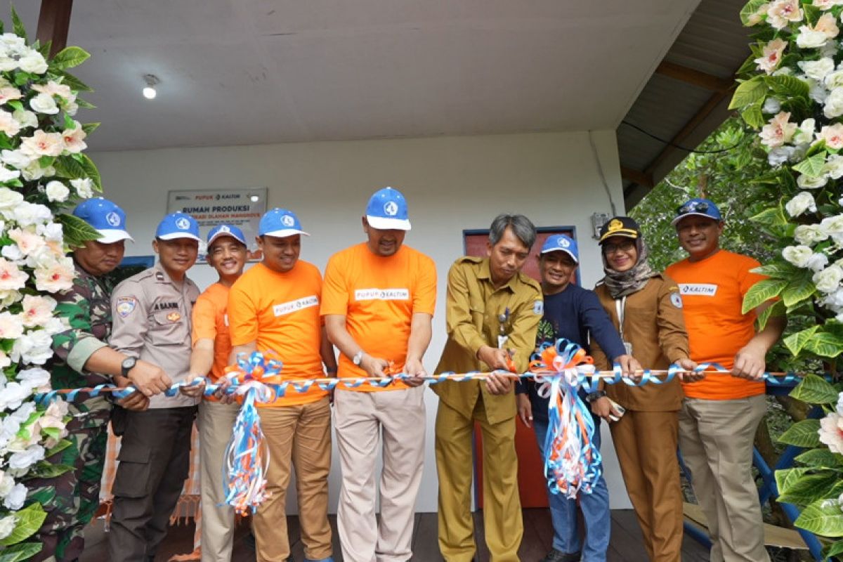 Pupuk Kaltim resmikan Rumah Produksi Kelompok Telok Bangko perluas Program Konservasi Mangrove