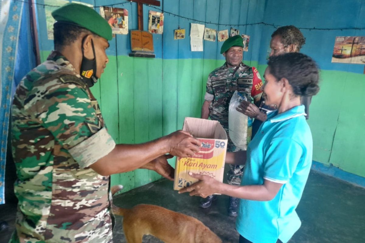 Koramil membantu lewat program Babinsa masuk dapur di Kababur Biak