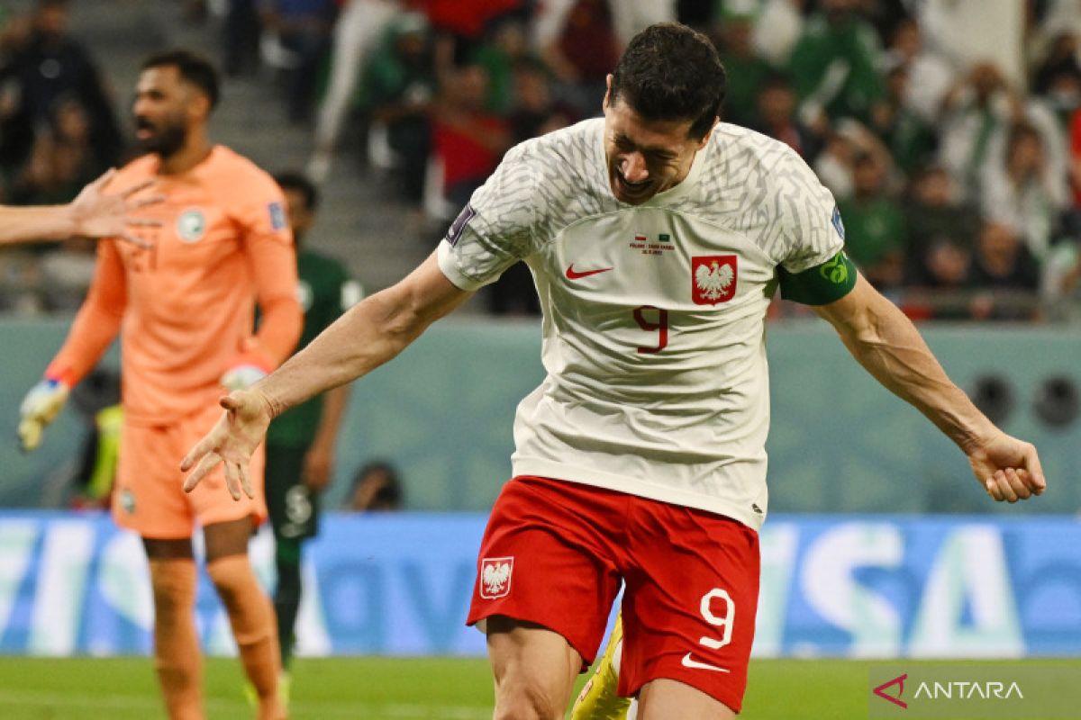 Gol Lewandowski bantu Polandia atasi Arab Saudi 2-0
