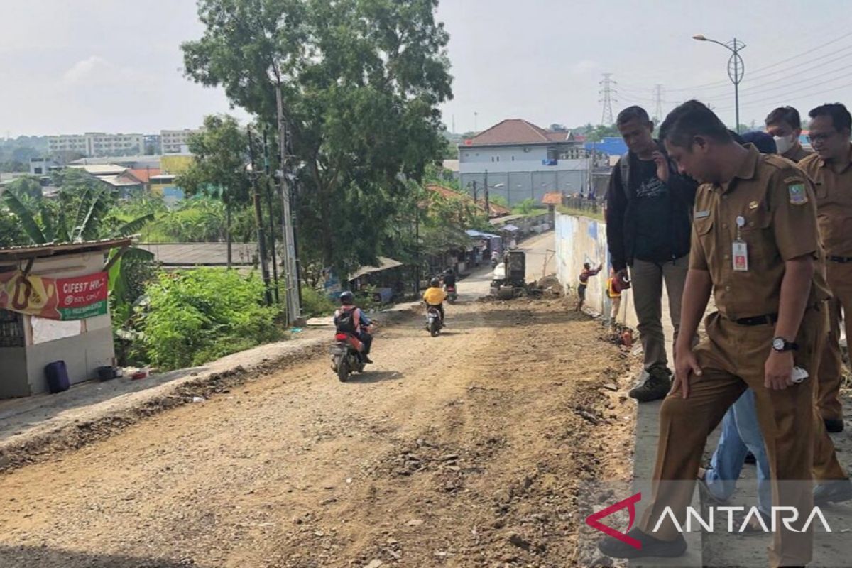 Pemkab Bekasi gelontorkan anggaran Rp6,7 miliar perbaiki Jalan Tegal Danas