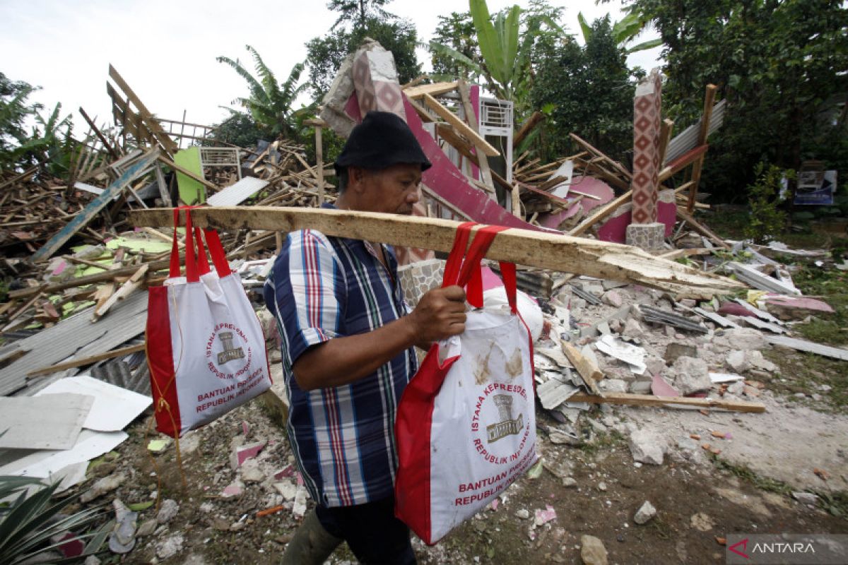 Sepekan, Bharada E-Bripka RR minta maaf hingga gempa Cianjur