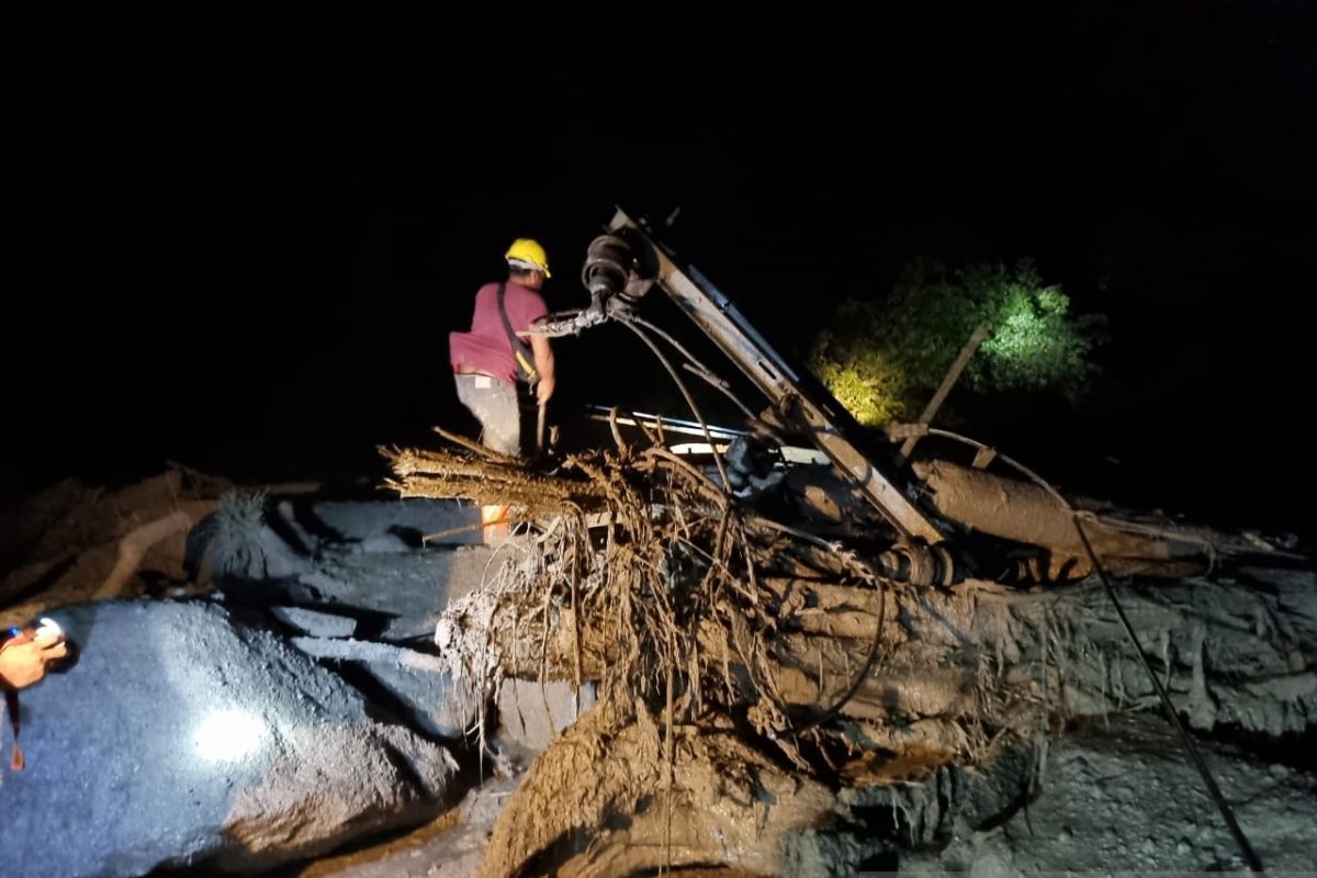 PLN pulihkan gangguan listrik pasca longsor yang melanda Mandailing Natal