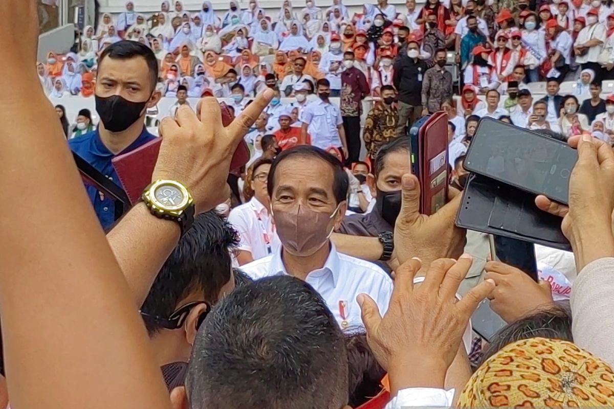 Jokowi tegaskan pembangunan infrastruktur tidak Jawa sentris
