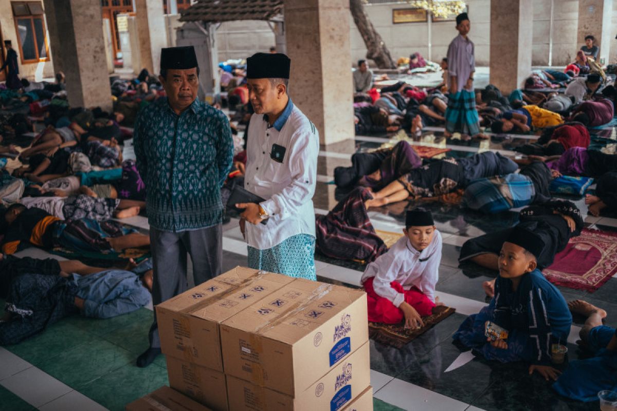 LPNU Kediri beri bantuan untuk santri korban gempa asal Cianjur