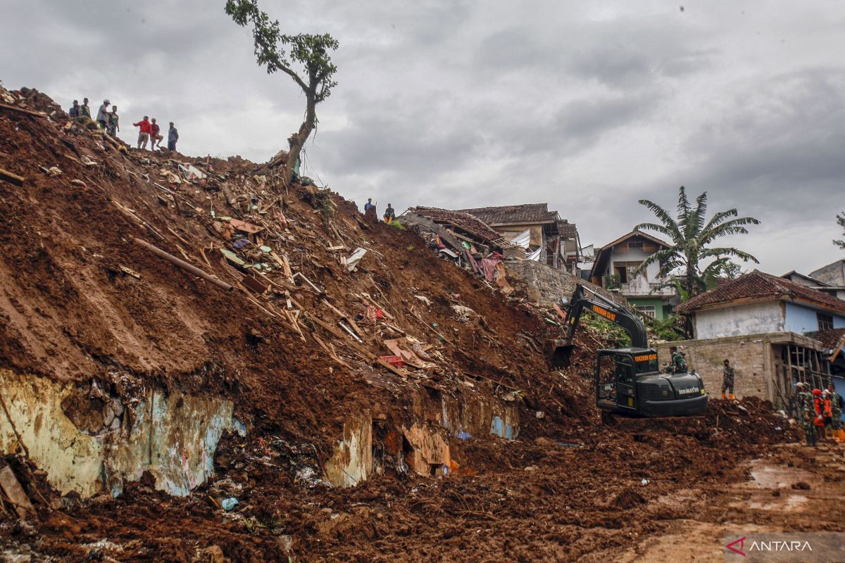 Hari keenam, BNPB mencatat 318 orang meninggal dunia akibat gempa Cianjur