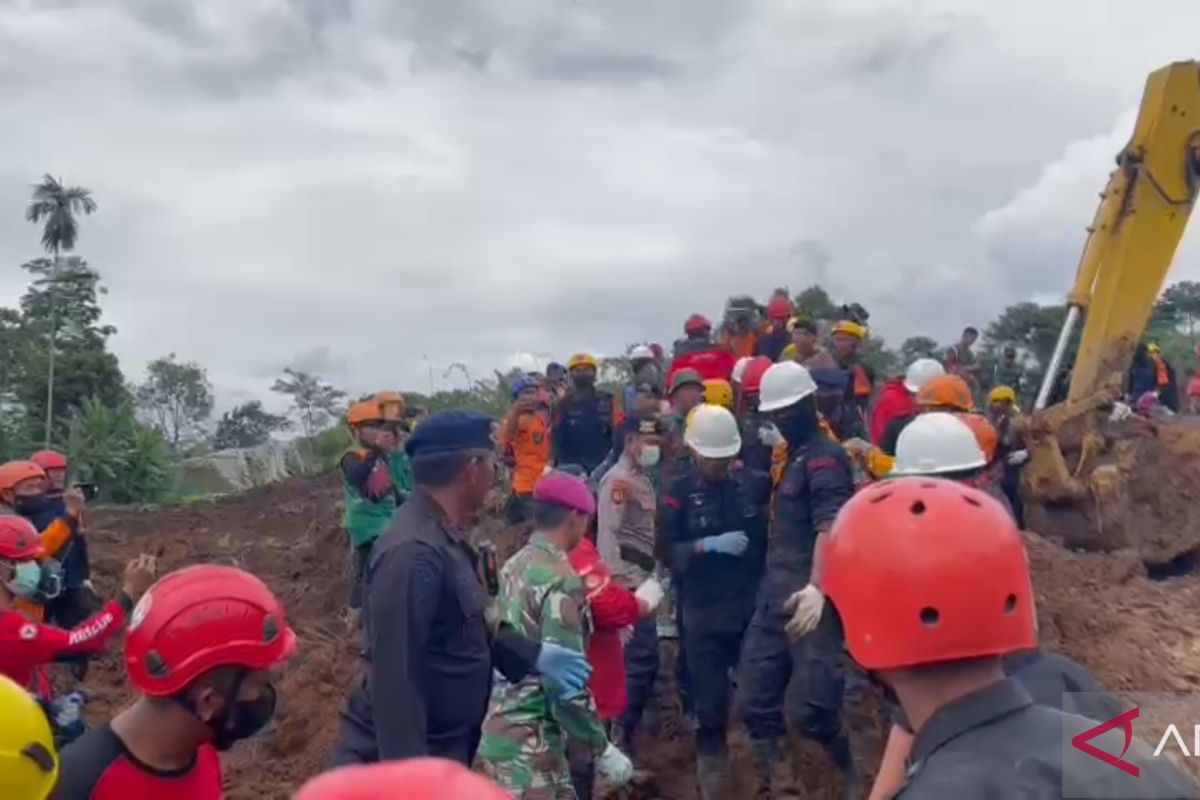 Tim SAR temukan lagi empat jenazah korban gempa Cianjur hari keenam