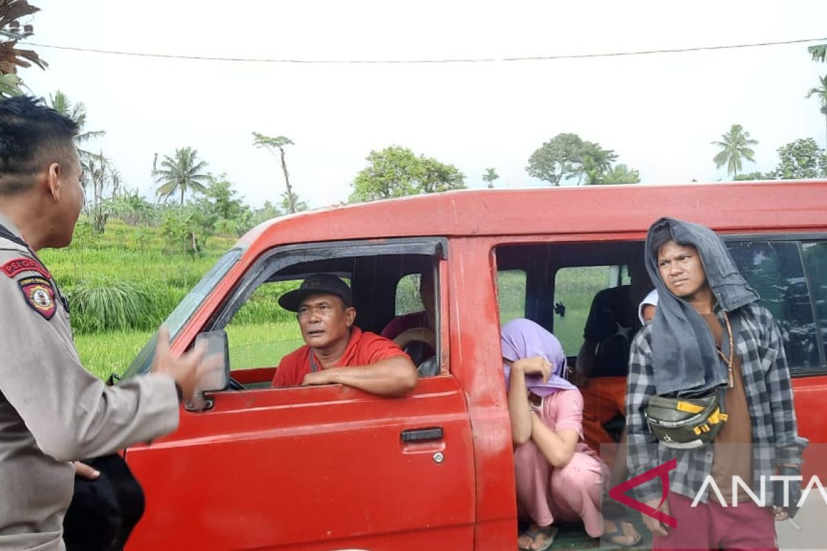 Polres beri pemahaman warga tak hadang bantuan gempa Cianjur
