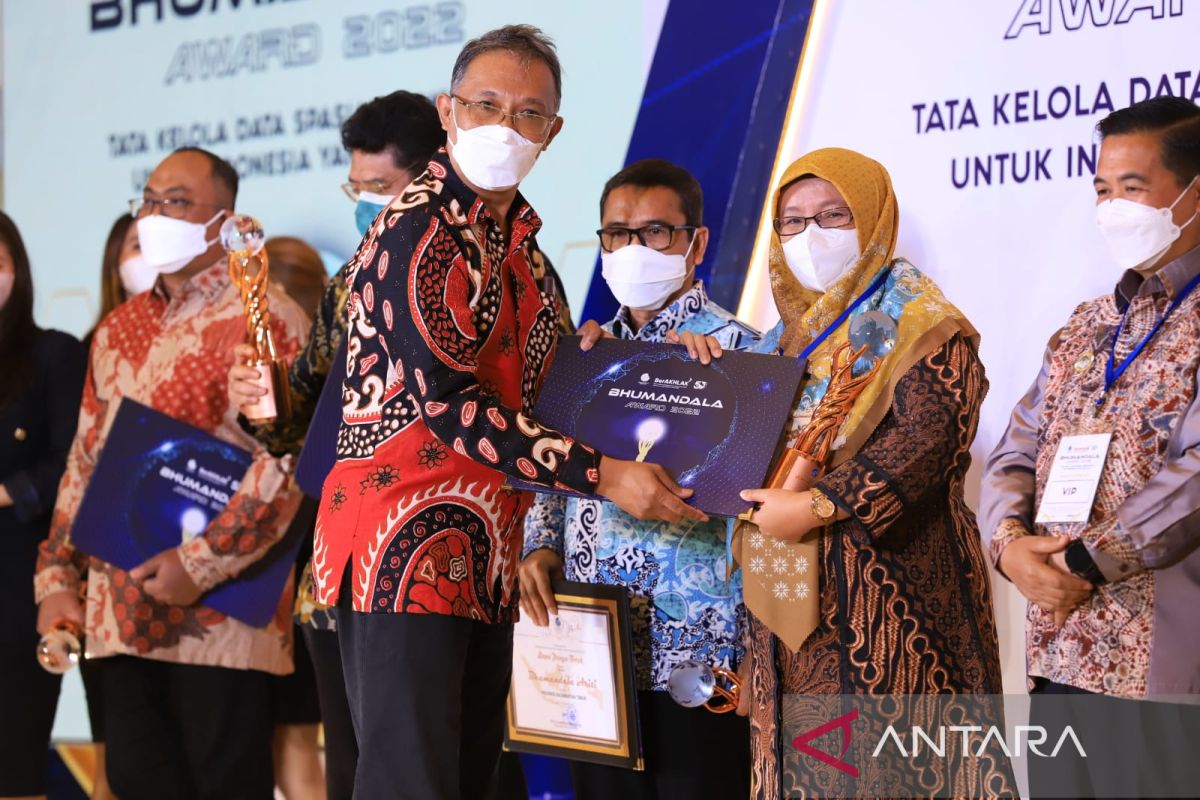 Pemkot Tangerang raih Penghargaan Bhumandala Ariti dari BIG