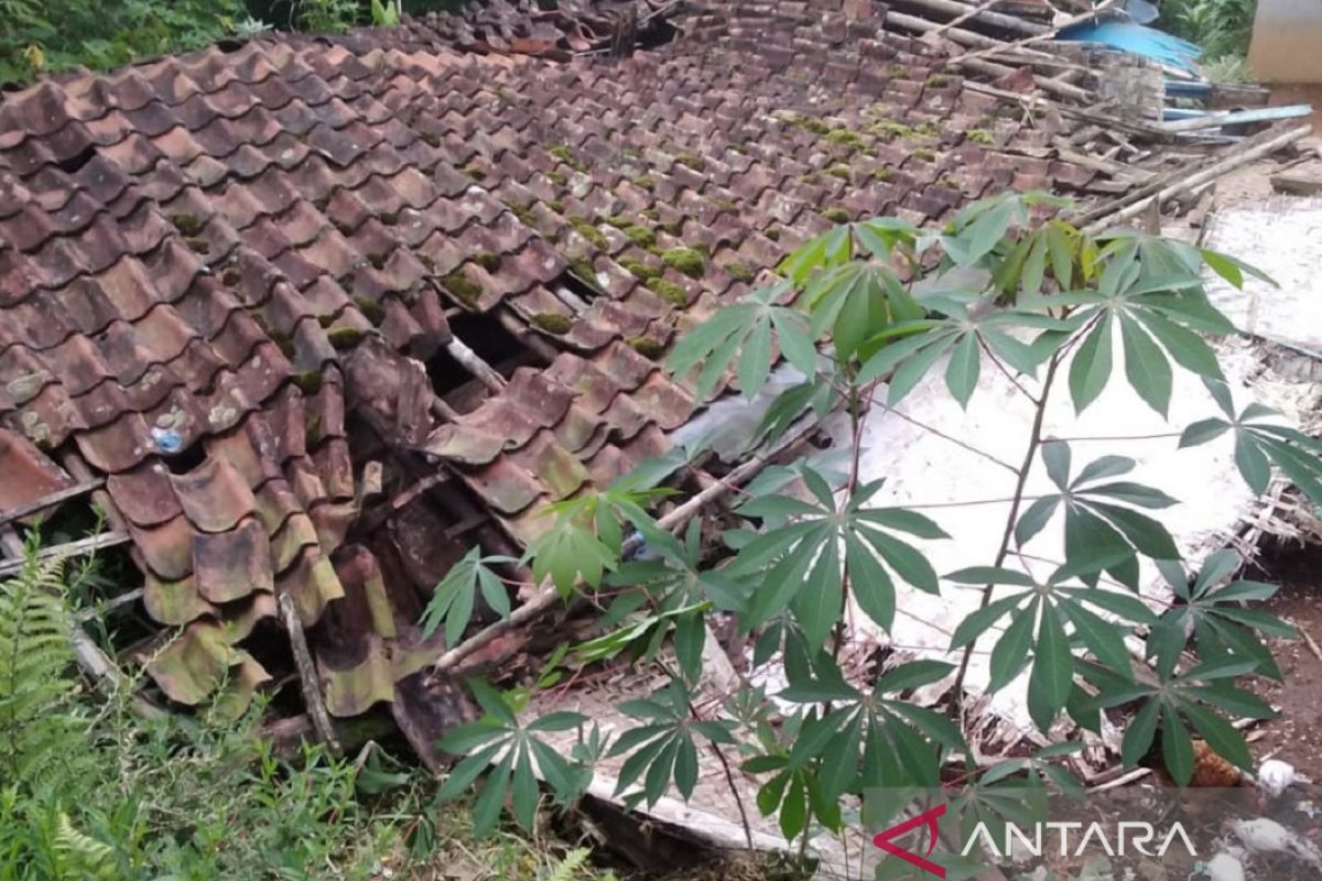 BPBD Sukabumi imbau warga tidak terpengaruh informasi hoaks terkait gempa