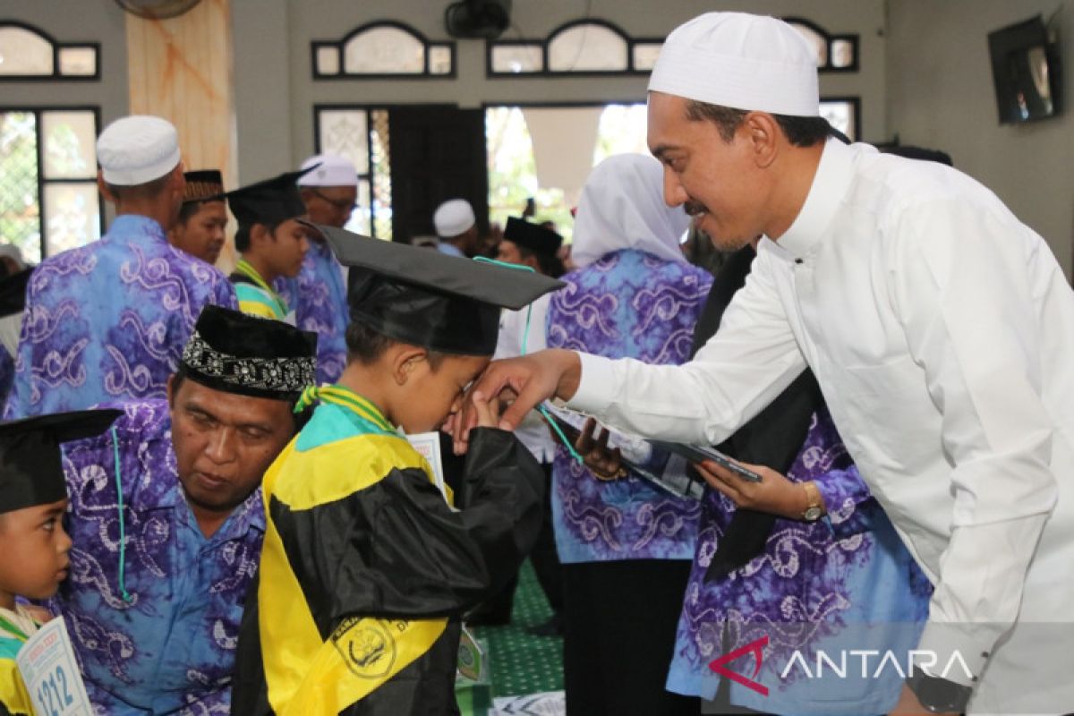 Bupati bangga prestasi santri baca tulis Al-Qur'an