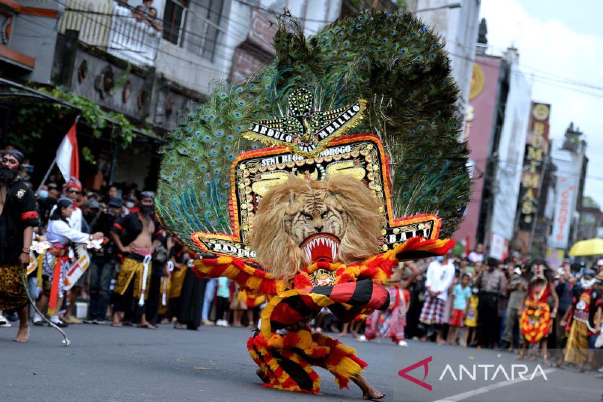 Parade Seni Budaya Nusantara Di Bali Antara News 