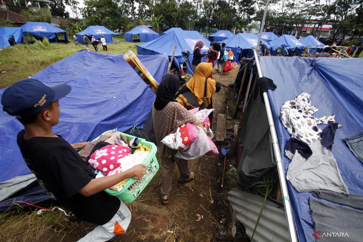 Pengungsi gempa Cianjur butuh tenda kecil, ISPA mulai muncul