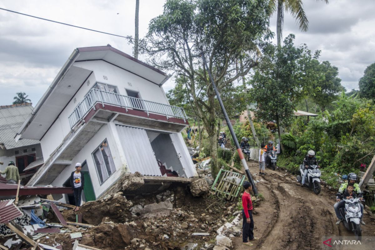 285 gempa susulan terjadi di Kabupaten Cianjur
