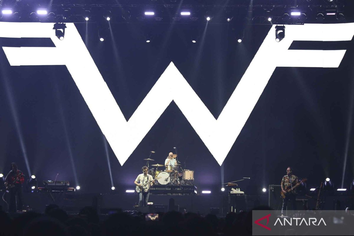 Lirik lagu "Say It Ain't So" oleh Weezer