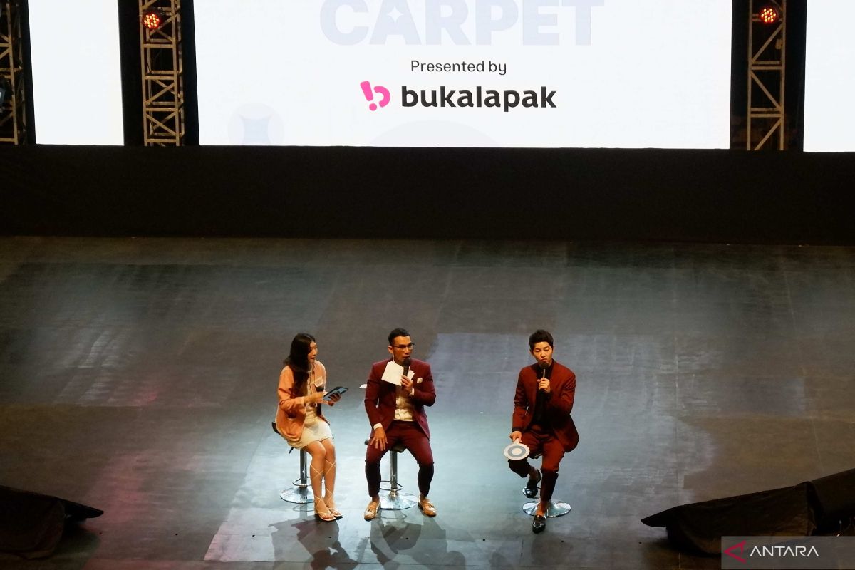 Song Joong Ki berlatih goyang dangdut di Jakarta