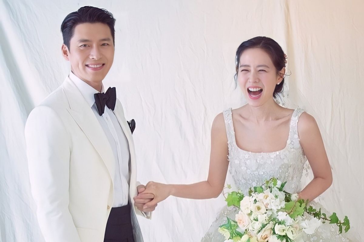 Son Ye Jin dan Hyun Bin resmi jadi orang tua