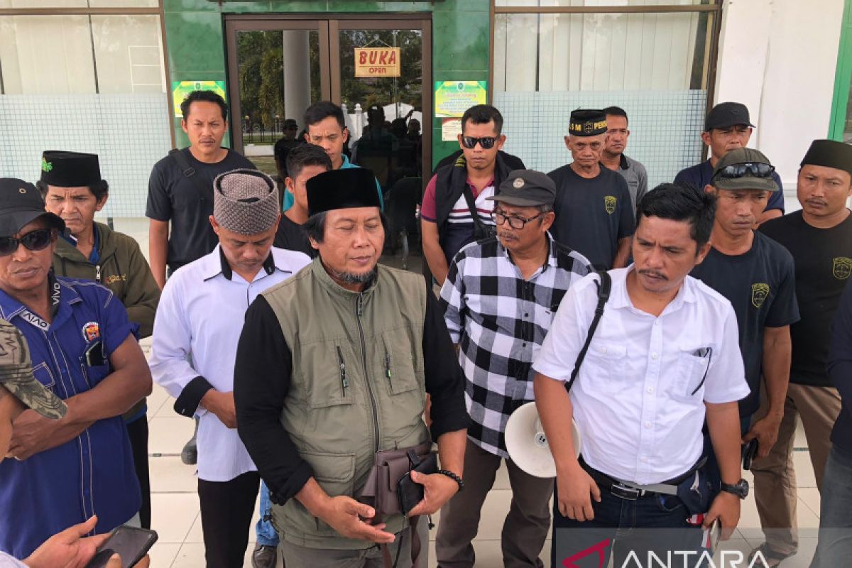 Eksekusi lahan di Dayun kembali ditunda, petani dan masyarakat datangi PN Siak