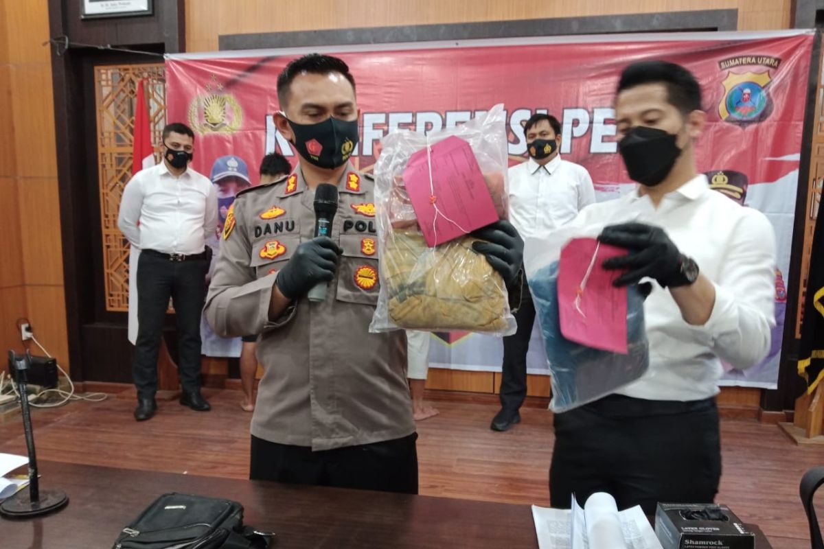 Kapolres Langkat paparkan penangkapan dua pelaku pembunuhan