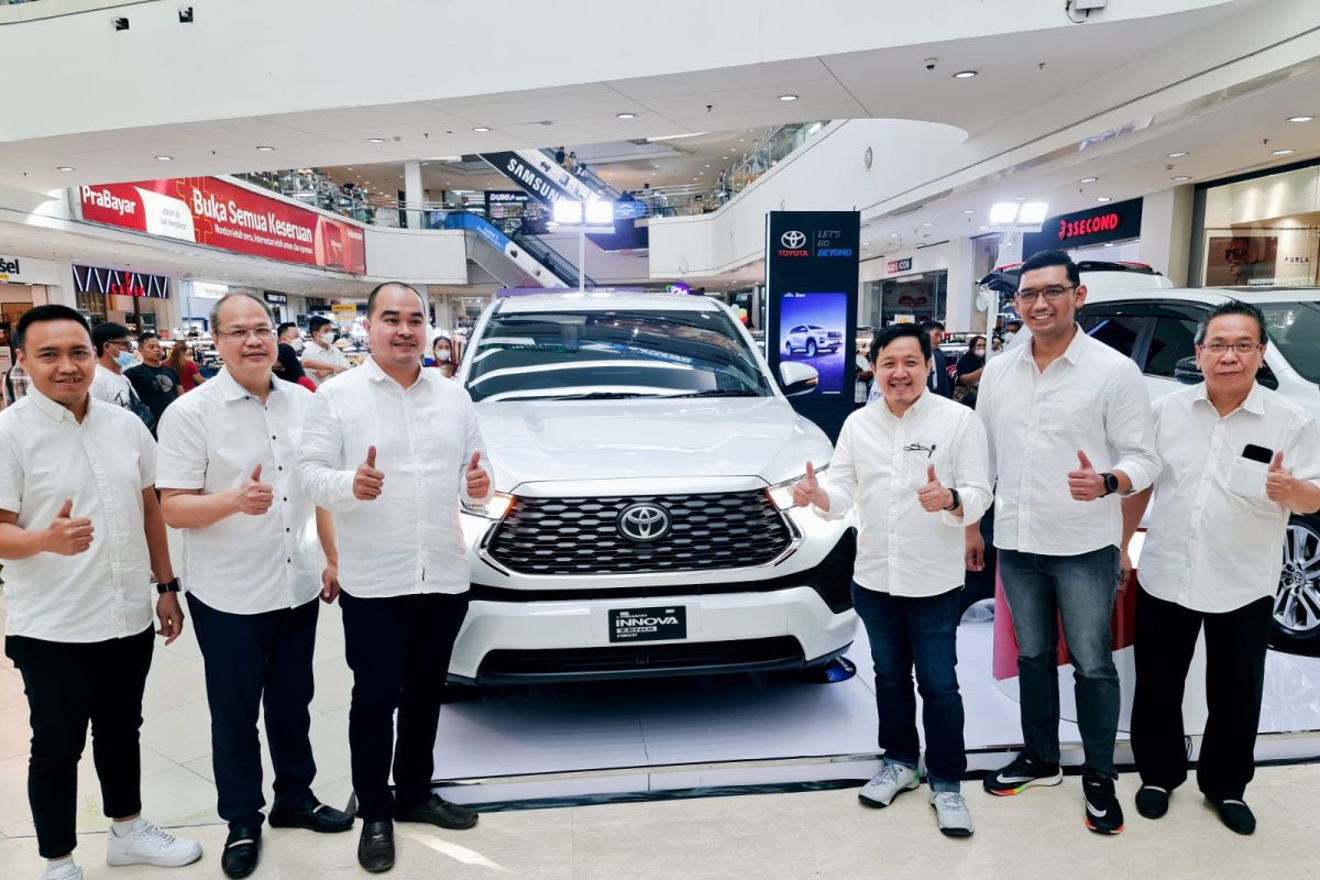 Auto 2000 kenalkan All New Kijang Innova Zenix di Medan, pemesanan sudah banyak