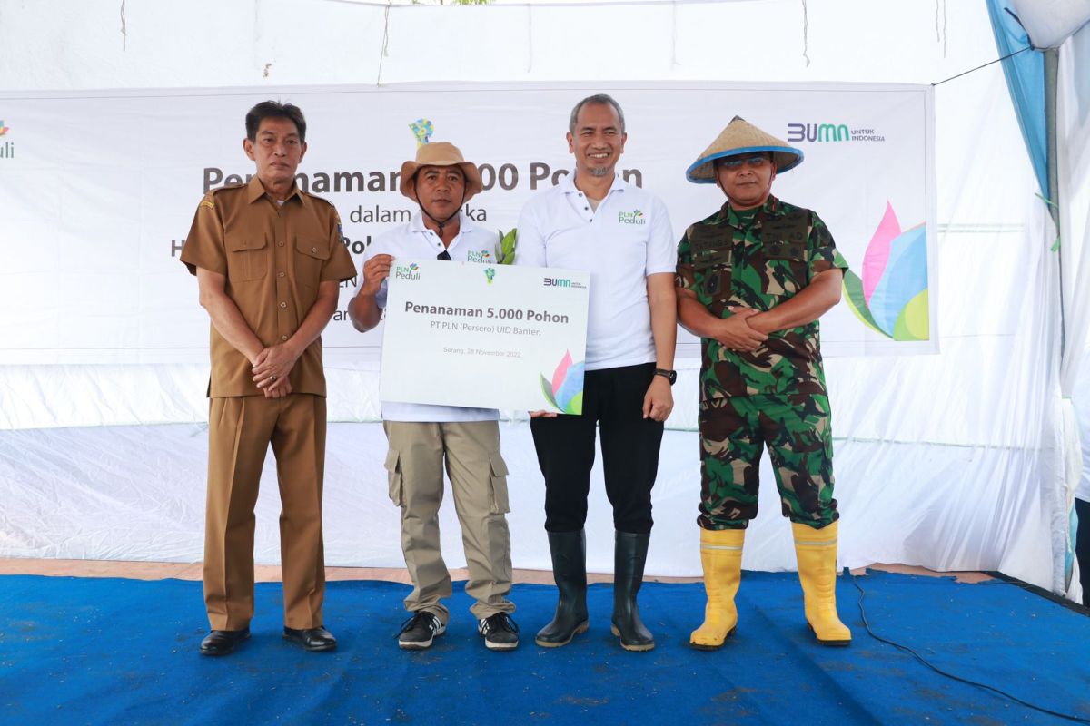 Lestarikan Lingkungan, PLN UID Banten Tanam 5.000 Mangrove di Desa Lontar