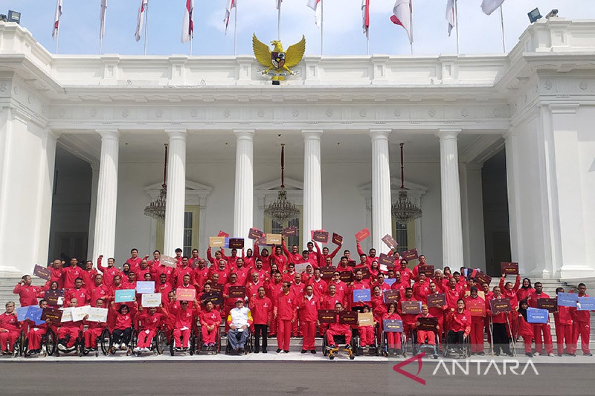 Jokowi Berikan Bonus Rp309 Miliar Bagi Atlet ASEAN Para Games XI ...