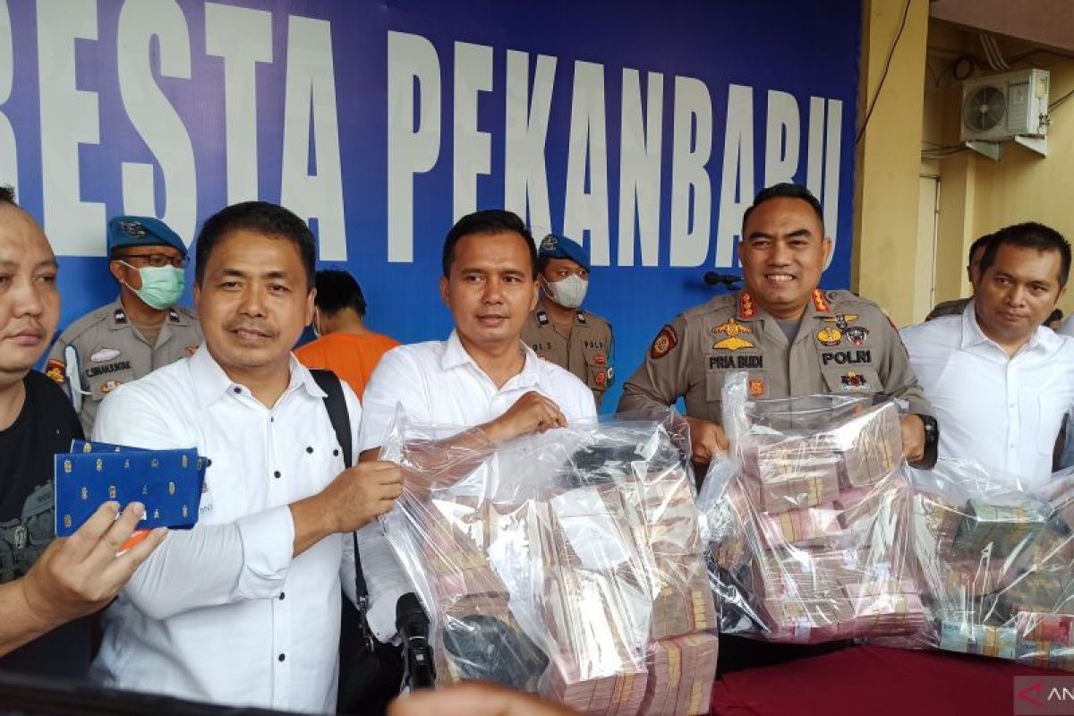 Polisi sita uang Rp3,2 miliar dari bandar narkoba