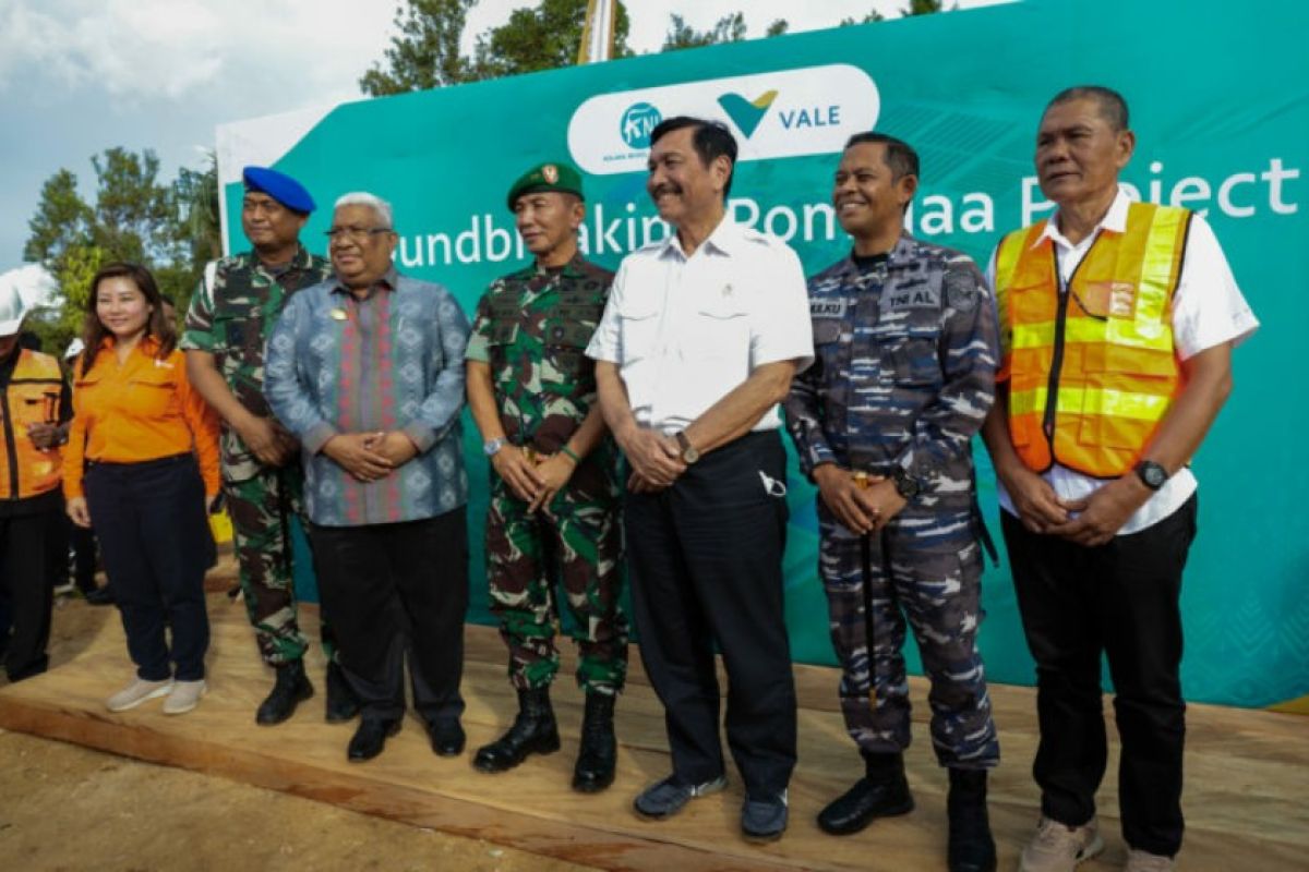 Luhut resmikan proyek smelter nikel di Pomala Sultra