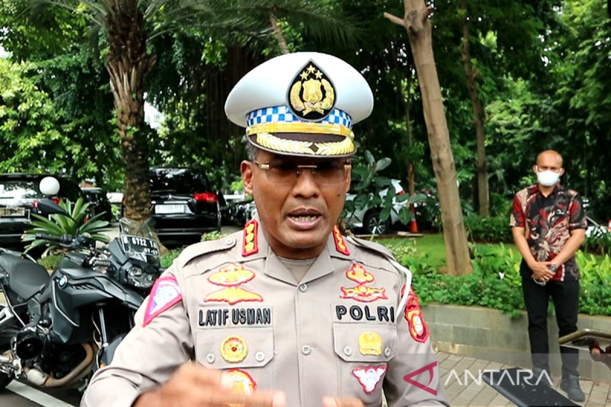 Polisi dapat menyita kendaraan yang copot pelat nomor