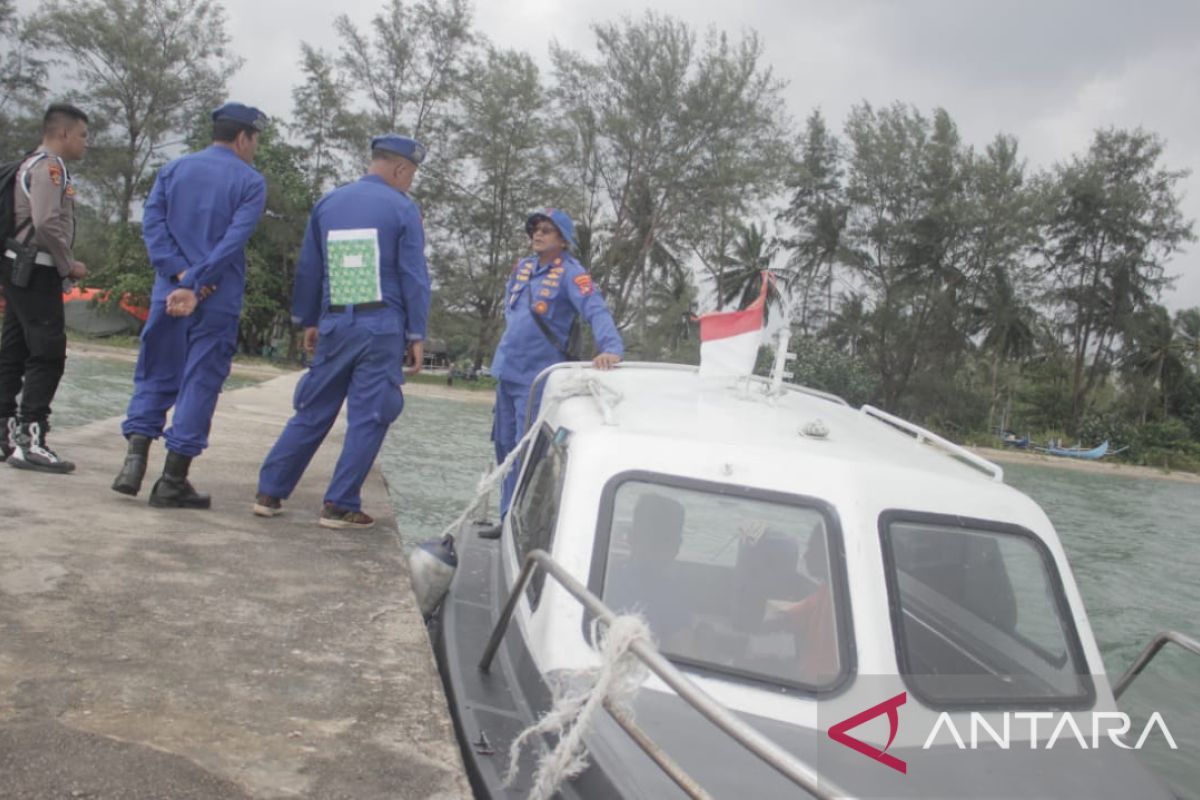 Nelayan turut cari helikopter Polri yang jatuh di Belitung Timur