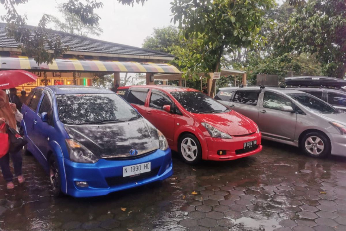 Cara komunitas Toyota Wish rayakan hari jadi ke-8