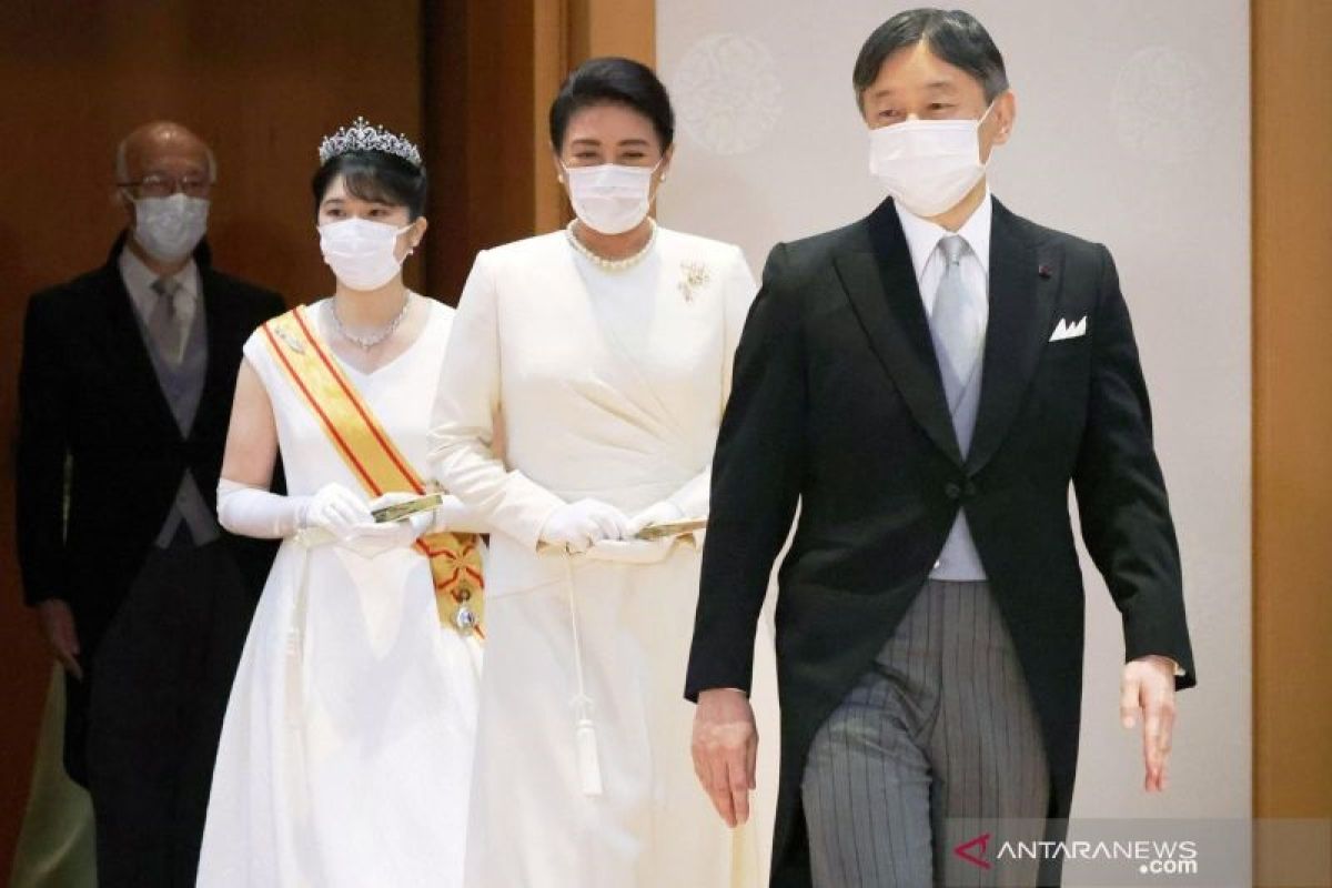 Kaisar Jepang Naruhito keluar dari rumah sakit setelah pemeriksaan prostat