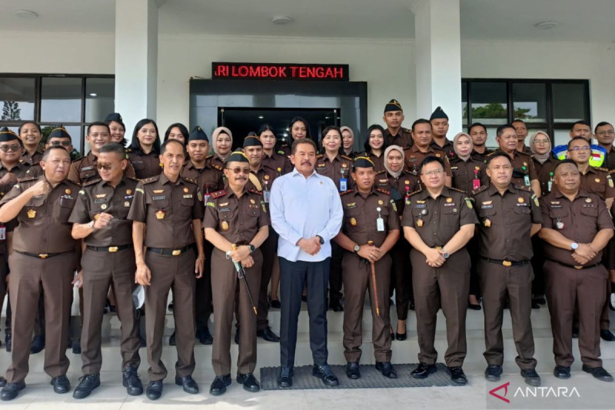 Jaksa Agung sidak gudang penyimpanan barang bukti Kejari Lombok Tengah