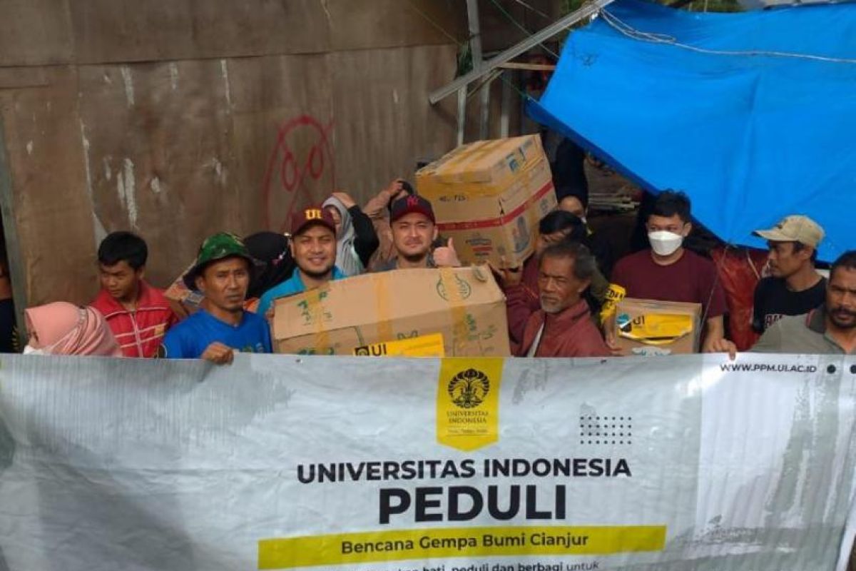 Tim UI Peduli dan BEM UI sumbangkan logistik bagi korban gempa Cianjur