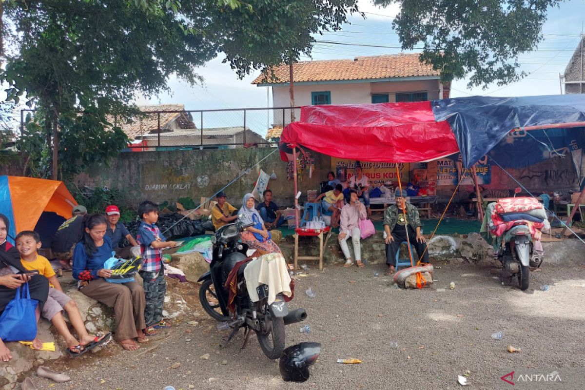 Sekitar 2.000 orang pengungsi gempa Cianjur terserang ISPA