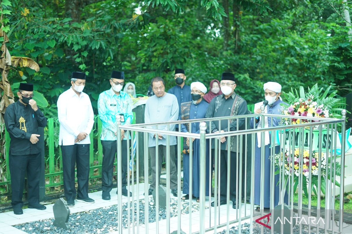 Jajaran Pemkab HSS ziarah makam pendiri kabupaten jelang hari jadi