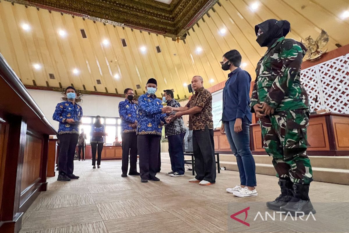 Pemkot Yogyakarta kampanyekan pencegahan KDRT lewat buku saku Tiker Perak