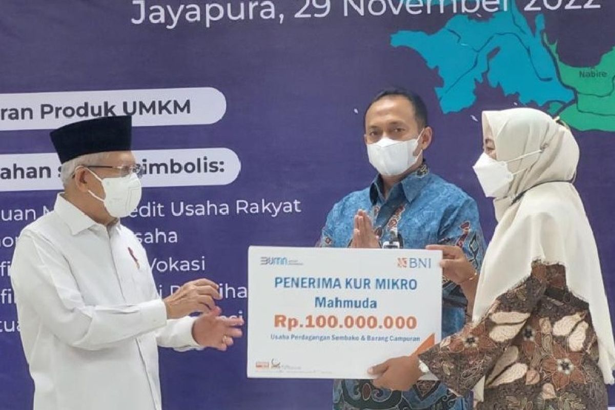 Wapres Ma'ruf Amin serahkan KUR UMKM di Jayapura