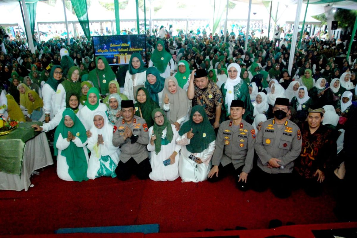 Milad ke-9 Majelis Taklim Halimah, Bunda Indah: Manusia harus selalu rendah hati