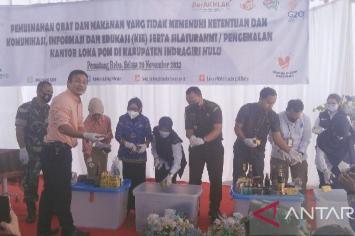 Loka POM Inhu musnahkan obat dan makanan ilegal