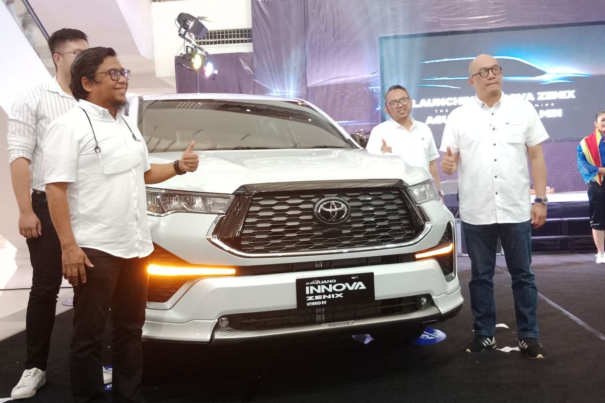 Agung Toyota perkenalkan All New Kijang Innova Zenix di Jambi