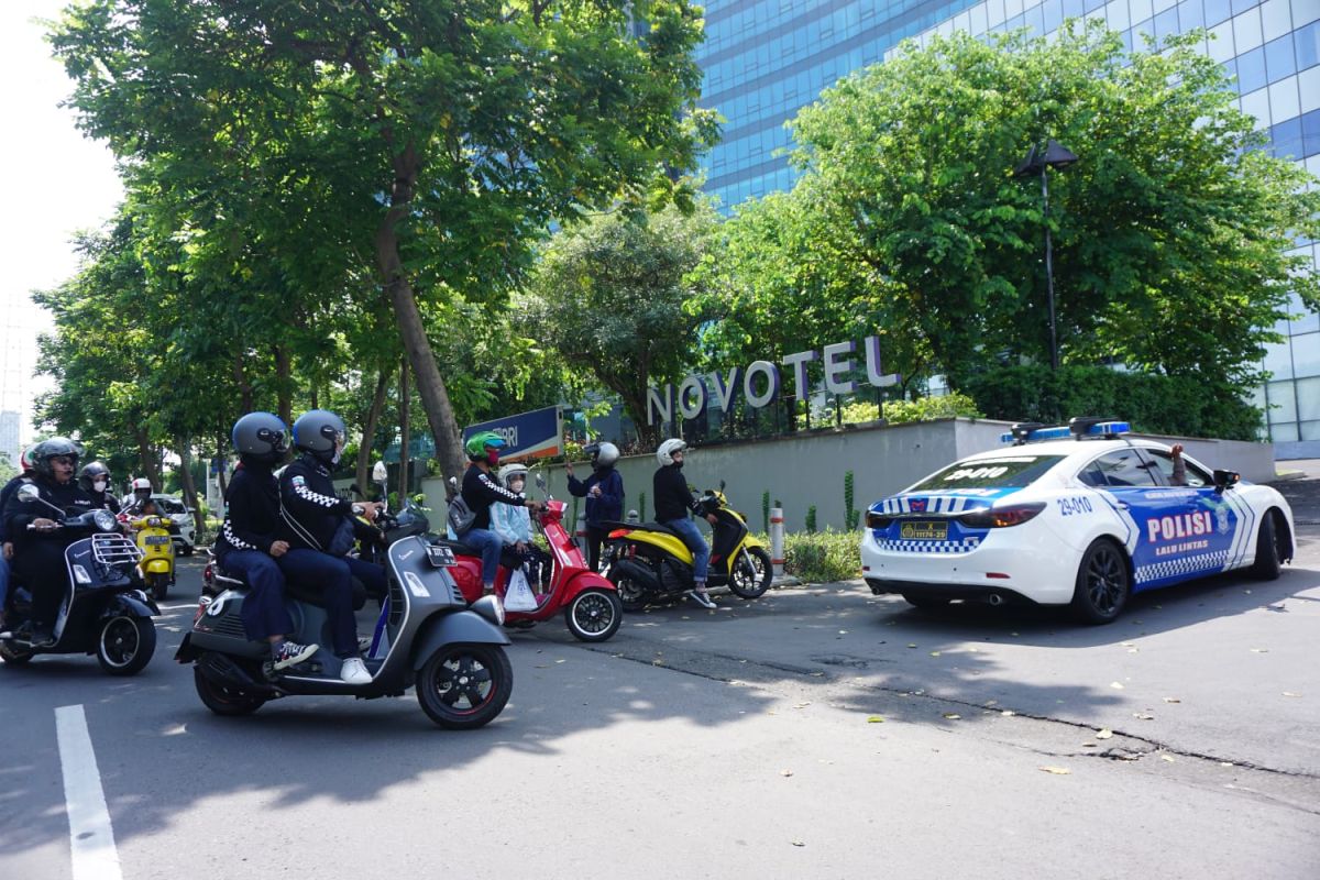 Sebanyak 150 pengendara vespa Surabaya Raya ramaikan 