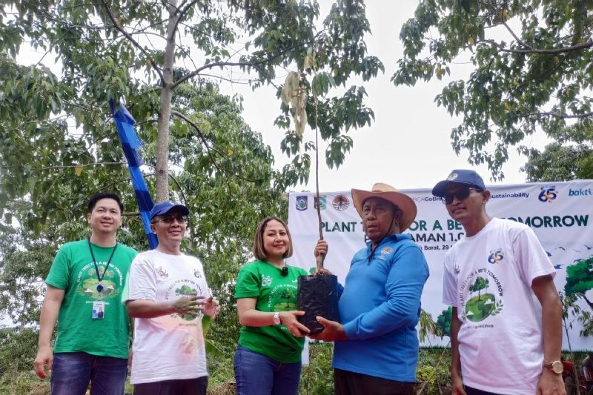 PT Bank Central Asia tanam 1.000 pohon durian di kaki Gunung Sasak