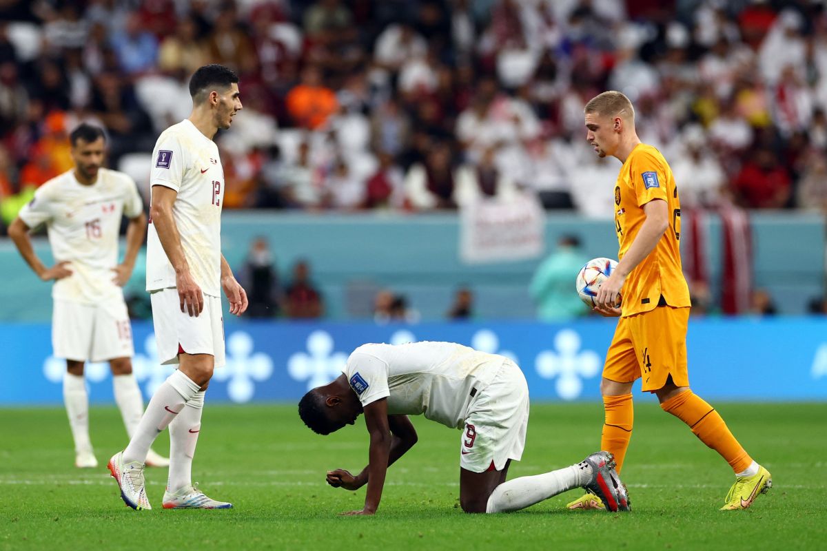 Klasemen akhir Grup A: Qatar tuan rumah pertama finis tanpa poin