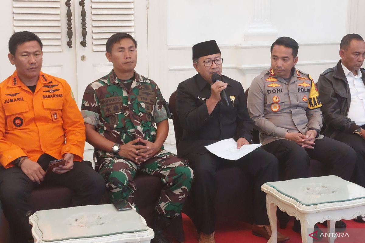 Cianjur extends search for quake victims by three days